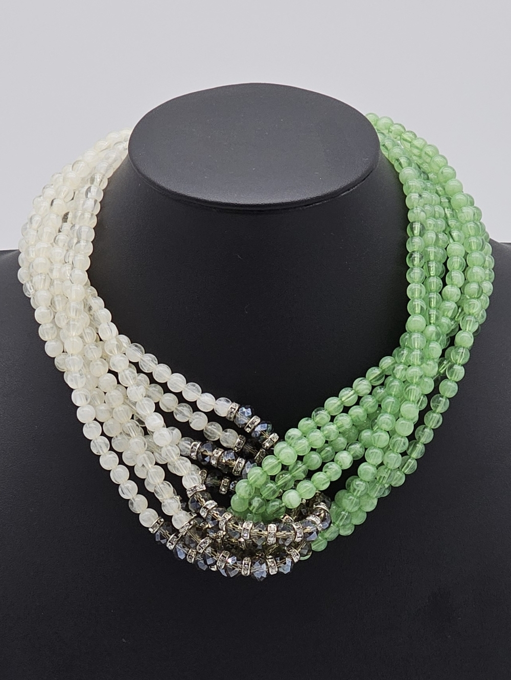 Elegant Green and‎ Cream Beaded  Choker Necklace